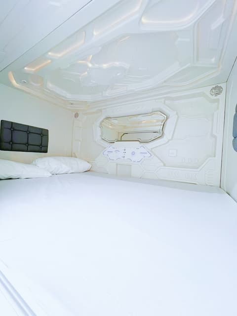 Hostel Space Capsule, Room