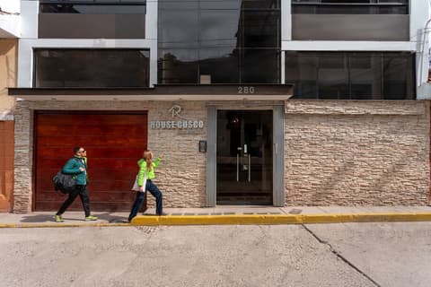 RHouse Cusco, Exterior