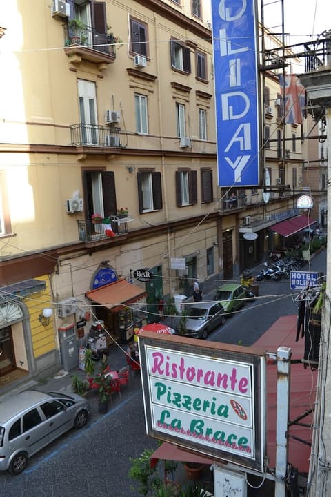 Anna's Family, Exterior