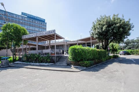 The Gate Hotel, Front of property