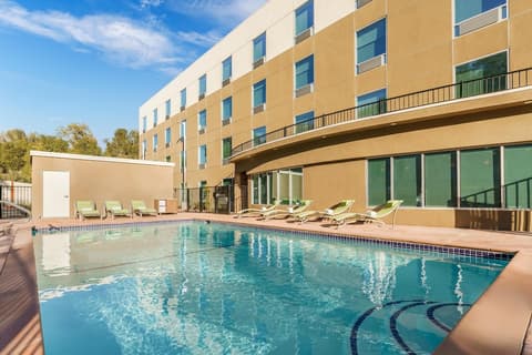 Holiday Inn Express & Suites Oakhurst - Yosemite Park Area by IHG, Pool