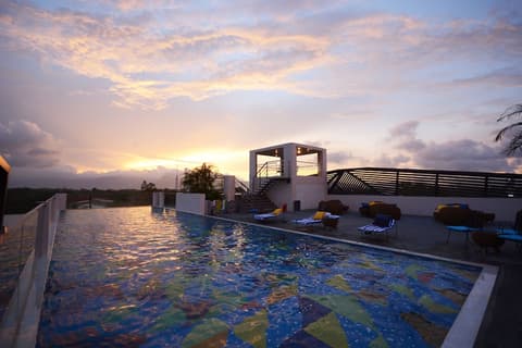 Hue Hotels and Resorts Puerto Princesa Managed by HII, Rooftop pool