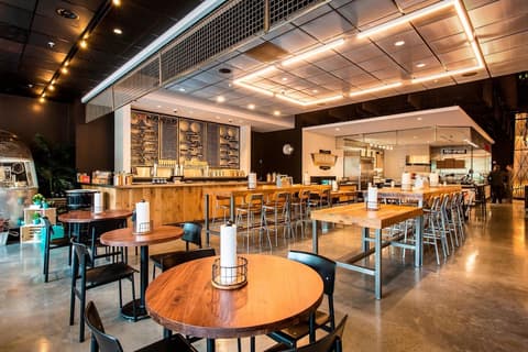 Marriott Marquis Chicago, Restaurant