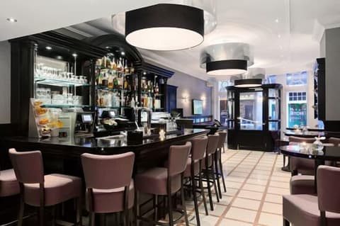 Hotel Luxer, Interior entrance