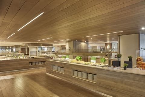 BG Hotel Tonga Tower, Restaurant