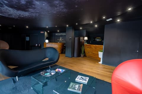 Black Hotel, Reception