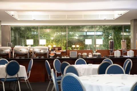 VIP Executive Art's, Restaurant