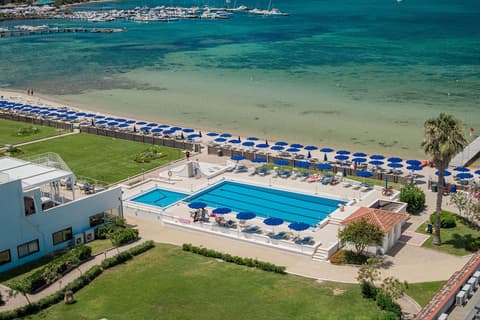 Hotel Portoconte, Beach