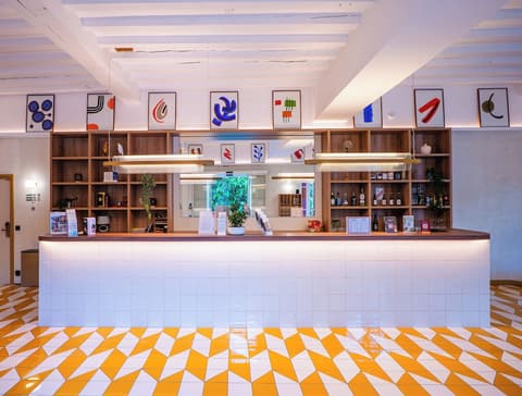 Best Western Plus Au Grand Saint Jean, Concierge desk