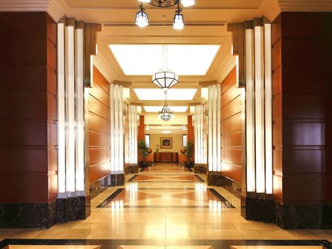 Hotel Monterey La Soeur Osaka, Lobby