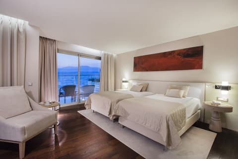 Charisma De Luxe Hotel, Room