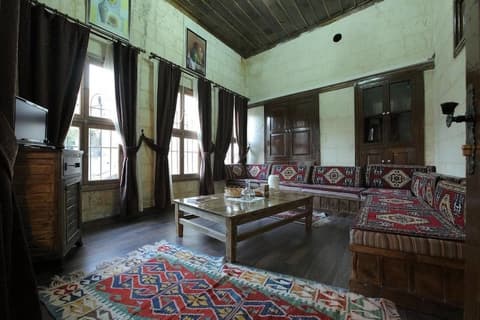Ali Bey Konagi, Room