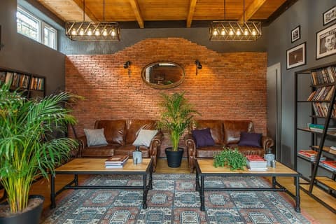 Timber Boutique Hotel, Reception