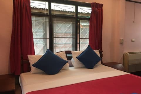 Lolita Bungalow, Room