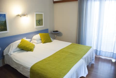 Apartamentos El Paseo, Room