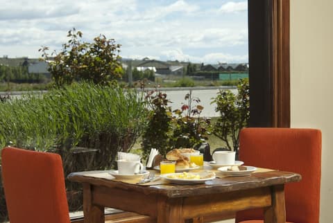 Sent Calafate, Restaurant