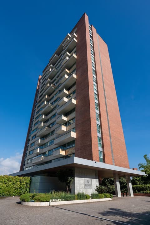 Estelar La Torre Suites, Front of property