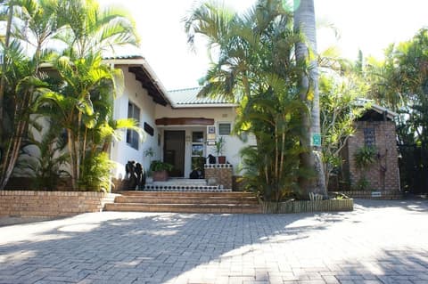 Bhangazi Lodge, Exterior