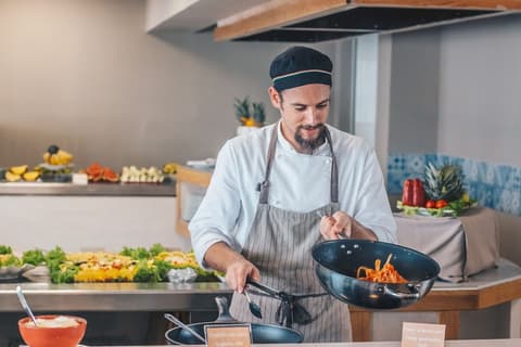 Halos Casa Resort, Dining