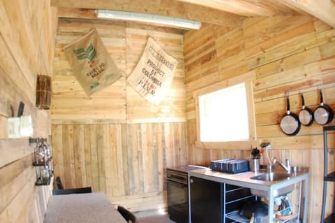 Les Tipis de Bayot, Shared kitchen