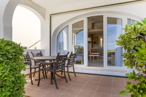 White Sands Beach Club, Terrace/patio