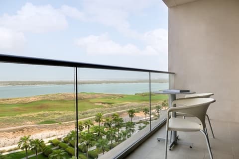 Crowne Plaza Abu Dhabi Yas Island by IHG, Room