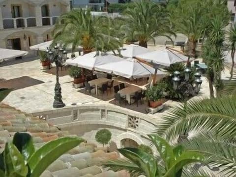 UNAHOTELS Regina Bari, Courtyard