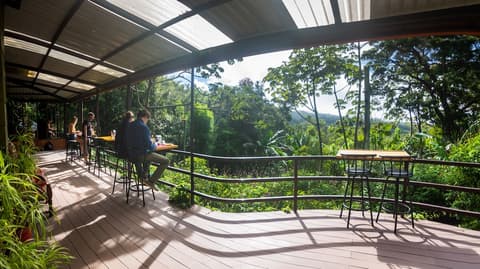 Cala Lodge, Reception