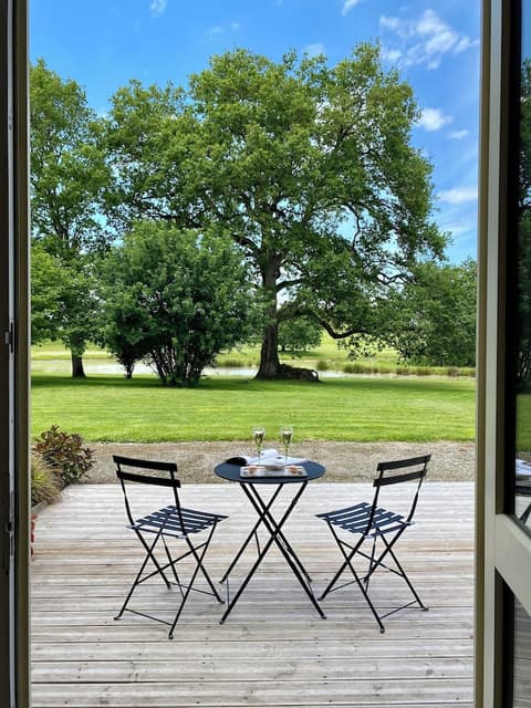 Château d'Apigné, Terrace/patio