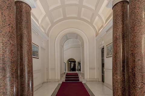 Demetra Hotel, Interior entrance
