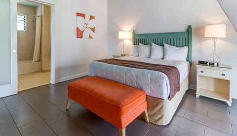 The ISO by Castle, Room