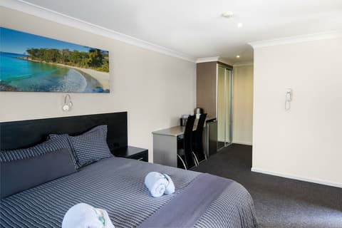 Dolphin Shores, Room