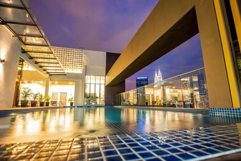 Santa Grand Signature Kuala Lumpur, Infinity pool