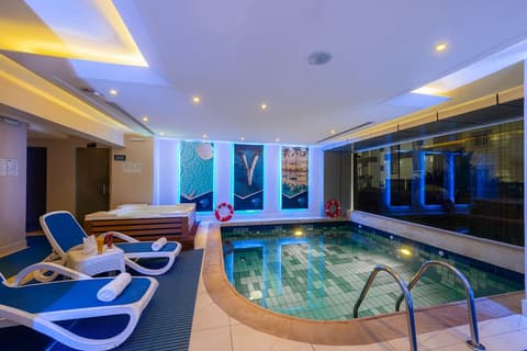 Blue Diamond Hotel, Indoor pool