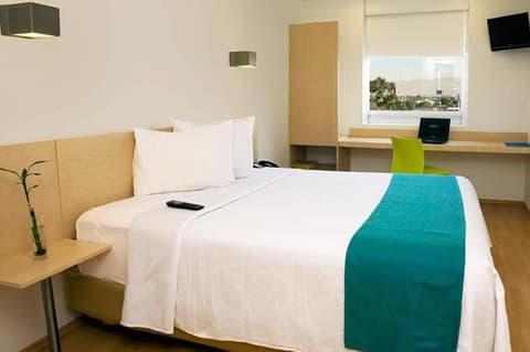 One Puerto Vallarta Aeropuerto, Room