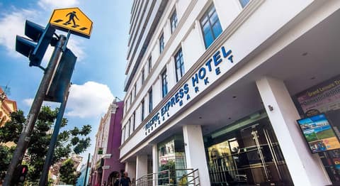 Pacific Express Hotel Central Market, Property entrance