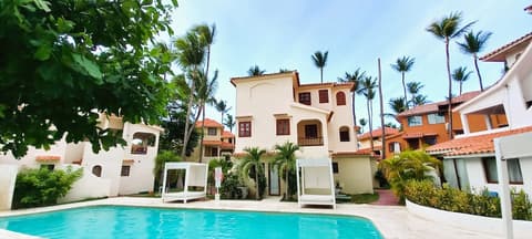 La Piazzetta Suites, Pool