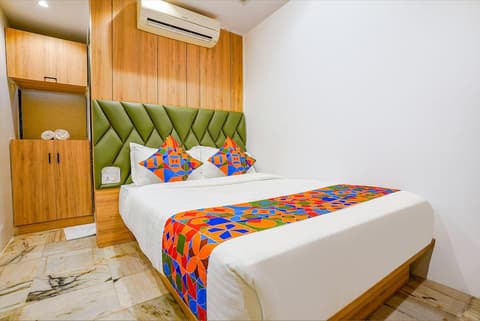 Hotel New Deepak, 
