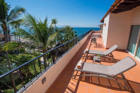 Crown Paradise Club All Inclusive, Room