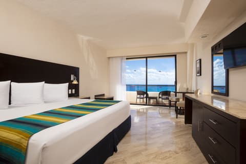 Crown Paradise Club Cancun All Inclusive, Room