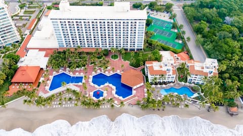 Barceló Ixtapa, Pool