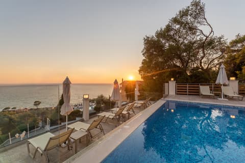 Mazis Apartments, Pool