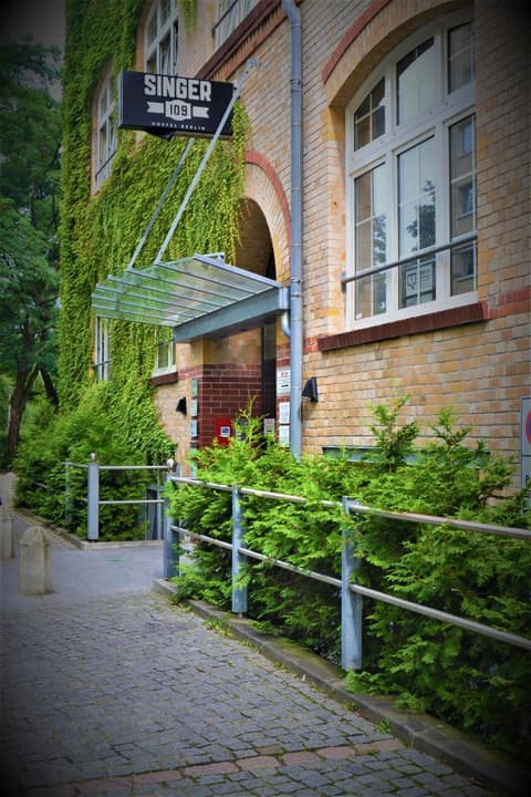 Singer109 Hostel, Hotel & Apartment, 