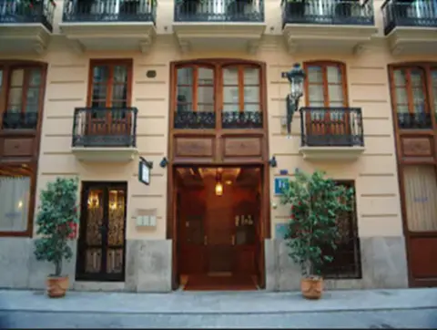 Ad Hoc Monumental Hotel, Front of property