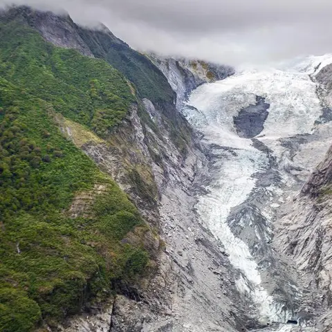 Journeys: Iconic Australia and New Zealand