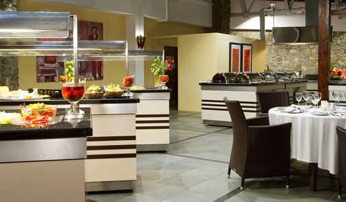 Le Méridien Fisherman's Cove, 