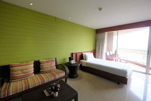 Long Beach Cha Am Hotel, 