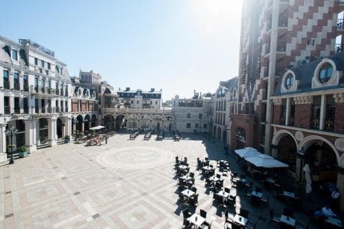 Piazza Four Colours, 