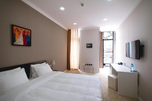 Piazza Four Colours, 