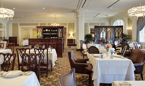 Hotel Roanoke & Conference Ctr, Curio Collection by Hilton , Dining